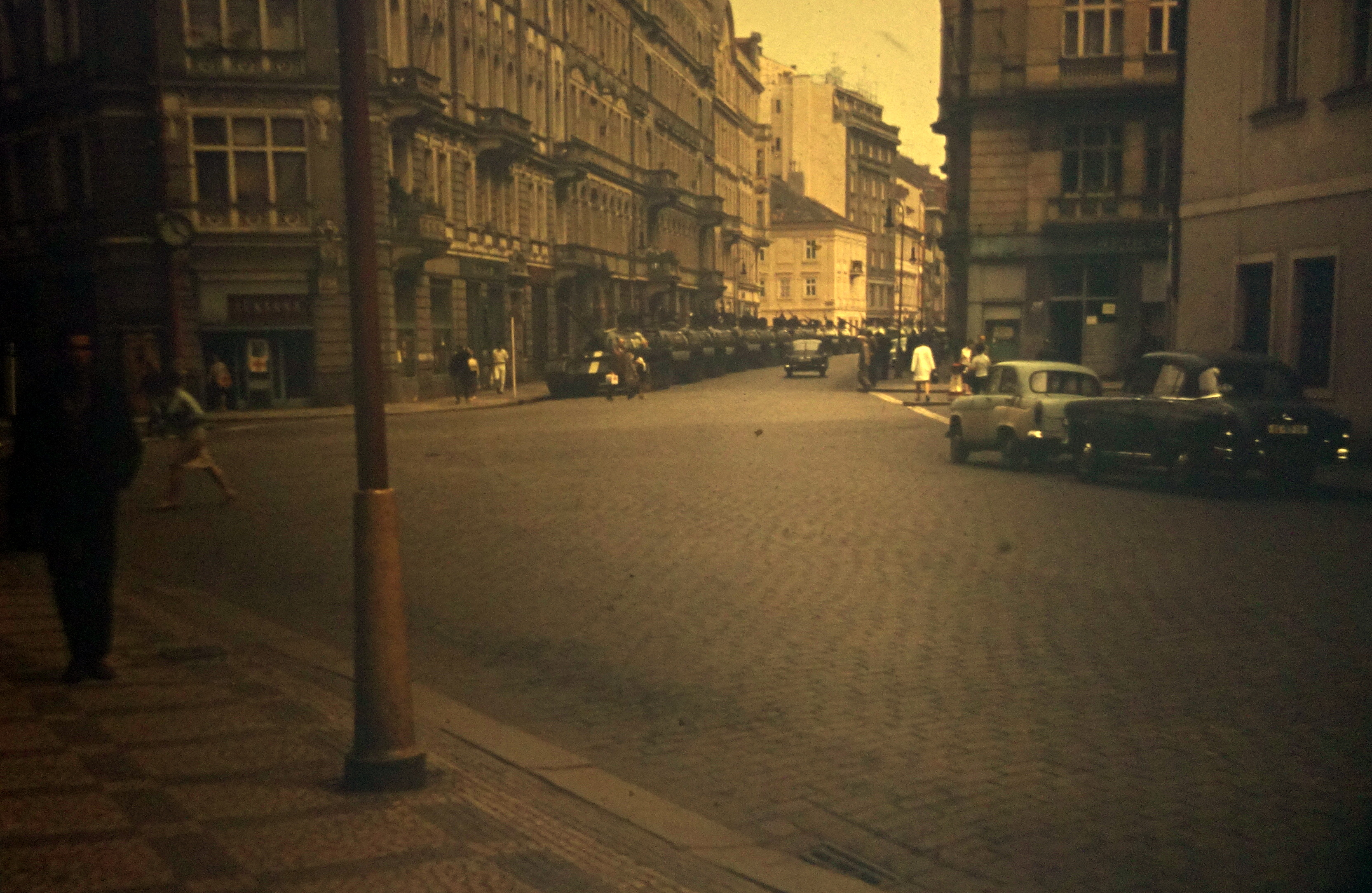 centrum Prahy srpen 1968, kolona ruských tanků